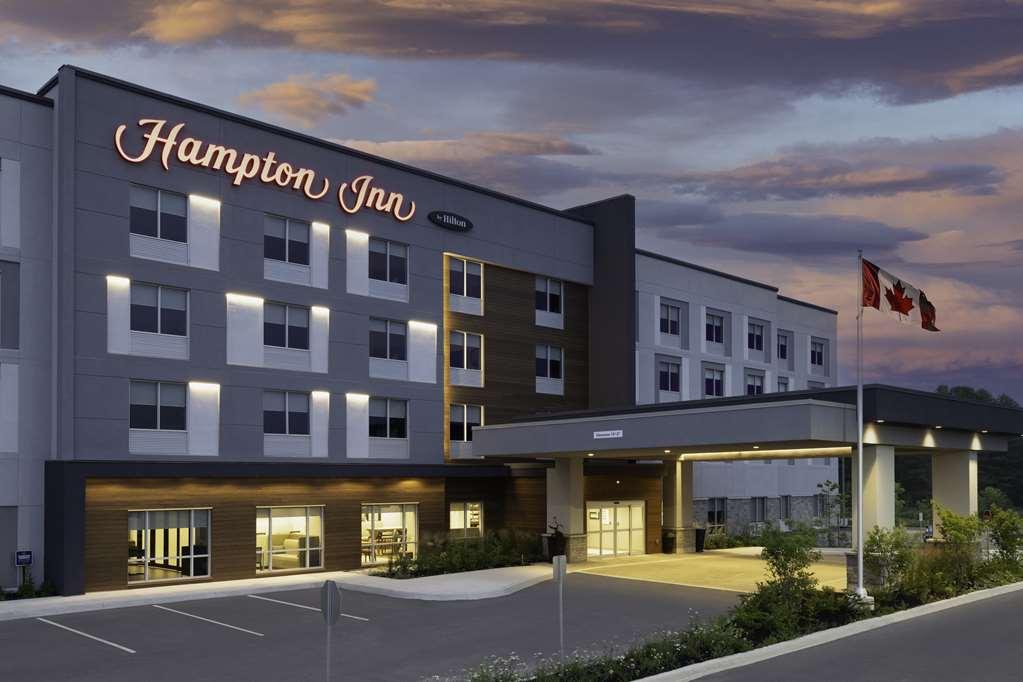 Hampton Inn Midland, On 외부 사진